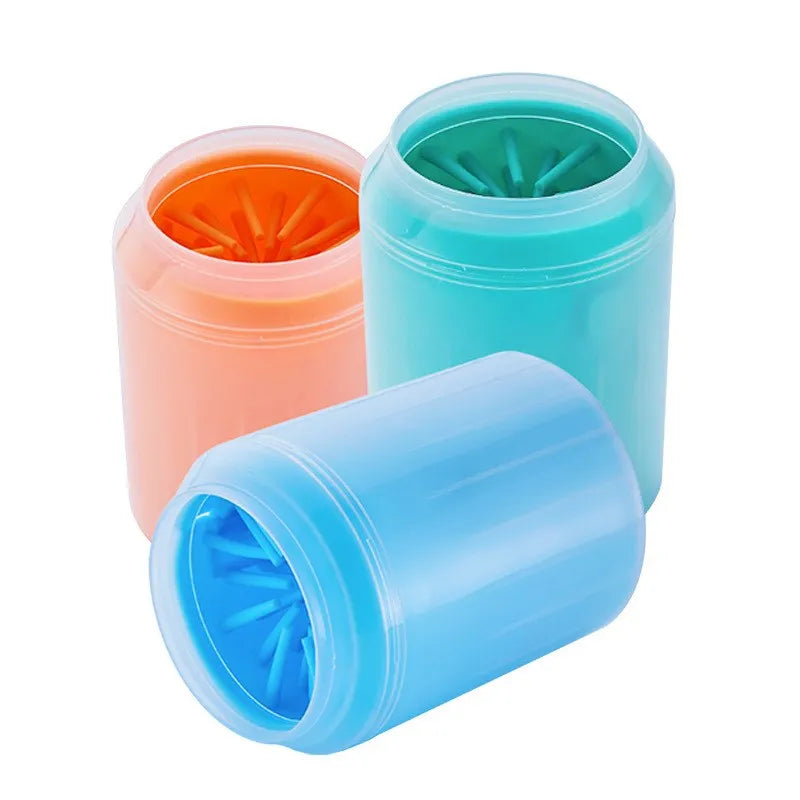 PawLuxe Pootreiniger voor Honden & Katten in verschillende kleuren, ideaal voor het effectief schoonmaken van de poten van huisdieren na een wandeling.