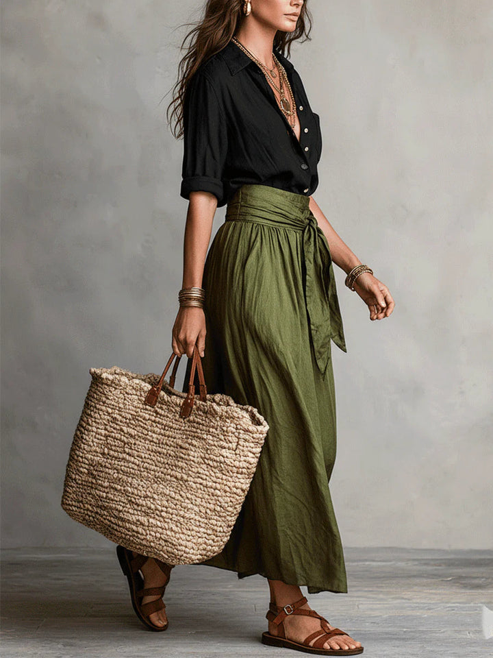Vera | Conjunto de dos piezas: camiseta negra y falda midi verde oliva